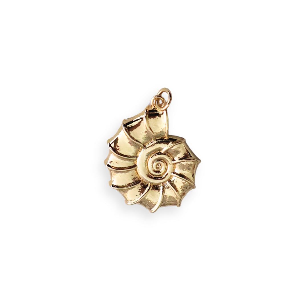 Dije caracol dorado en chapa de oro