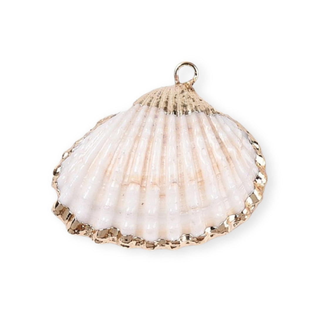 Dije de concha natural biselado en chapa de oro