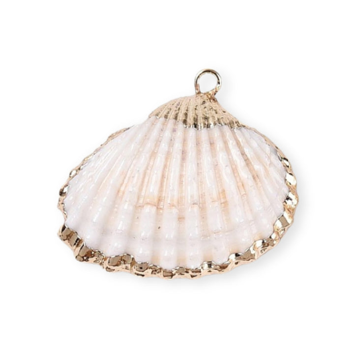 Dije de concha natural biselado en chapa de oro
