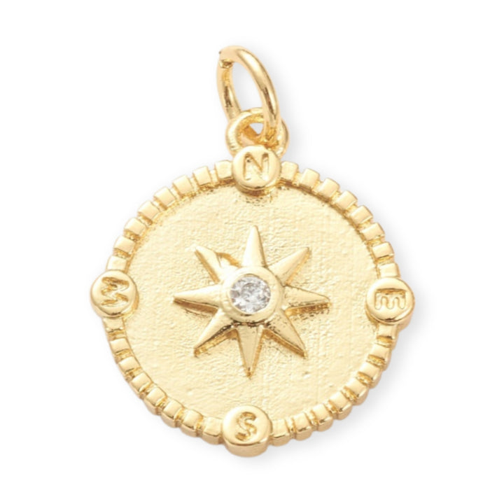 Dije circular de sol de chapa de oro con zirconia