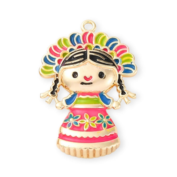 Dije muñeca Lele esmaltada en colores vivos sobre chapa de oro