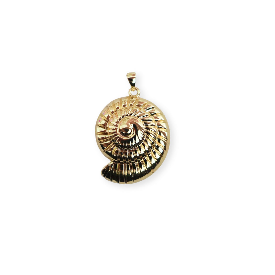 Dije en forma de caracol de chapa de oro brillante
