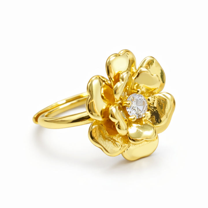 Anillo de flor de chapa de oro con zirconia
