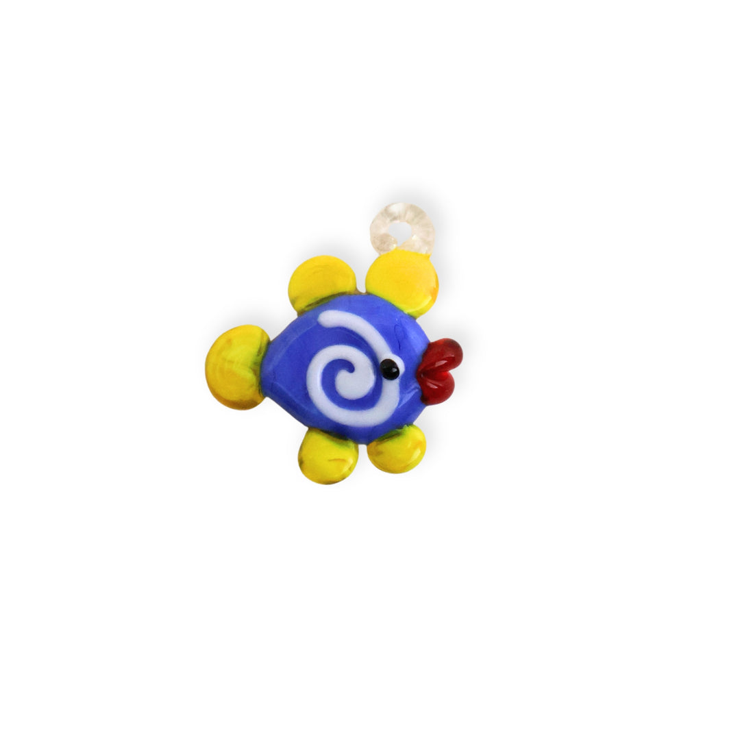 Dije de murano en forma de pez amarillo con azul y espiral blanca