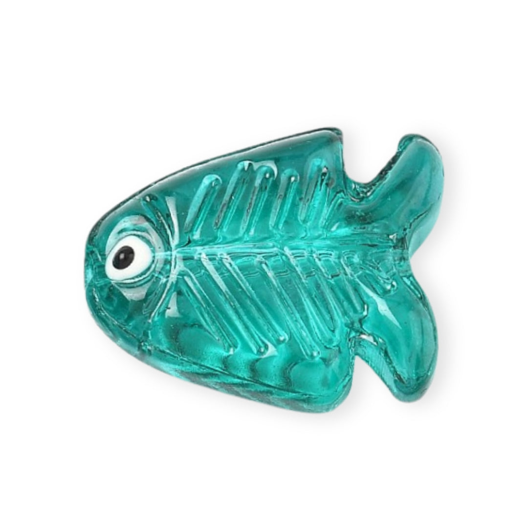 Conector de vidrio en forma de pescado color teal sobre fondo blanco