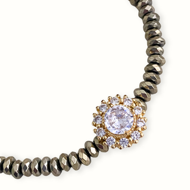 Detalles de Brazalete de hematita con separador de chapa de oro y zirconia