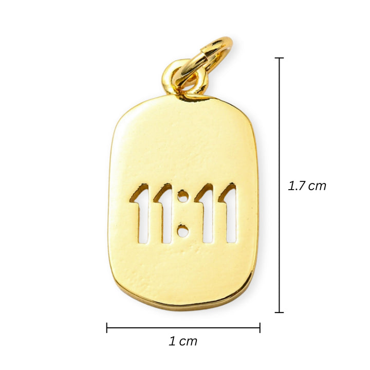 Medidas para Dije de chapa de oro en forma de placa ovalada con calado 11:11