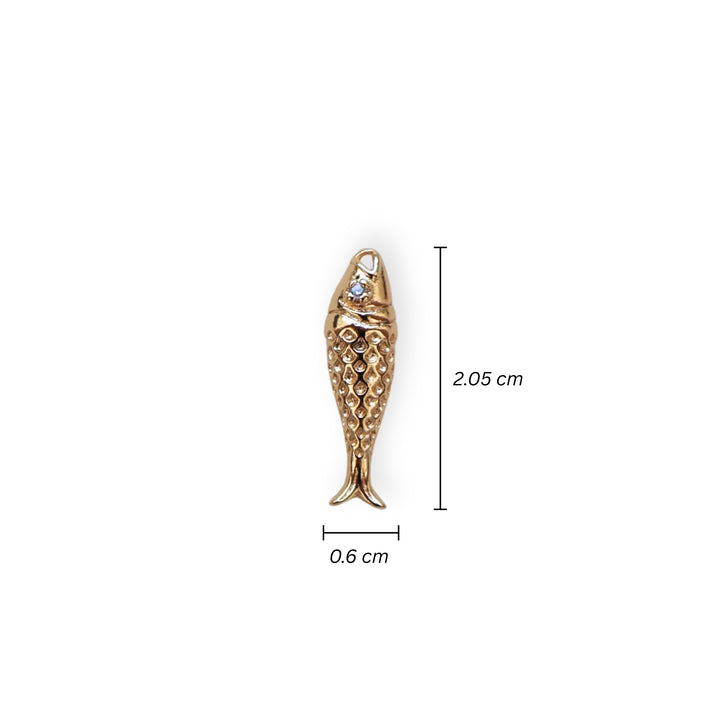 Medidas para dije en forma de pez dorado en chapa de oro con zirconia en el ojo