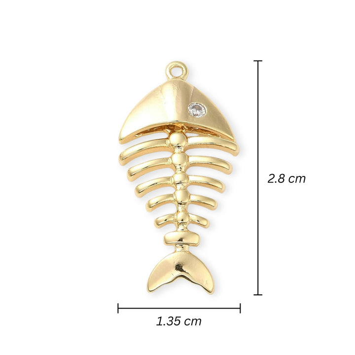 Medidas para Dije de pescado de chapa de oro con zirconia y cuerpo articulado sobre fondo blanco