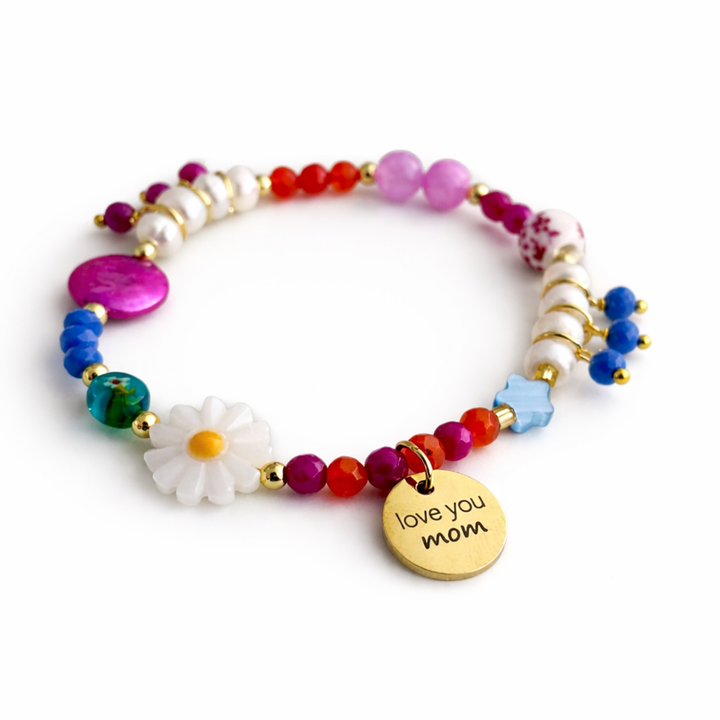 Detalles de Brazalete Vera con perla de río, piedras naturales y placa Love You Mom de acero inoxidable