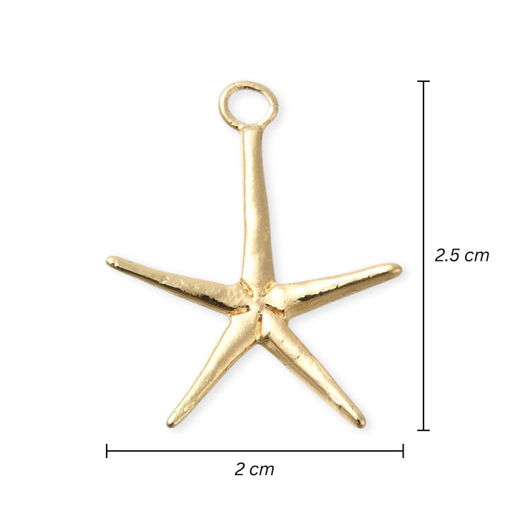 Medidas para Dije de estrella de mar dorada en fondo blanco