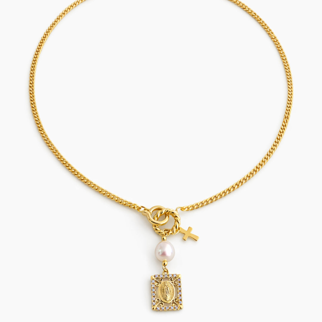 Detalles de Collar religioso de chapa de oro con perla de río, cruz y Virgen con zirconia