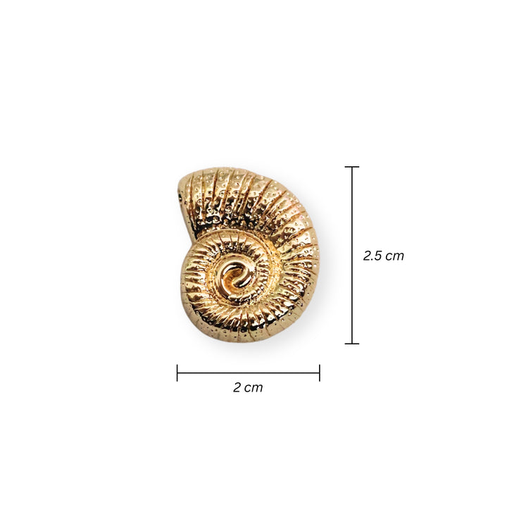 Medidas para dije caracol dorado de chapa de oro con diseño marino