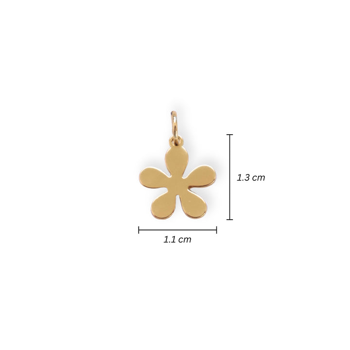 Medidas para dije dorado en forma de flor elaborado en chapa de oro