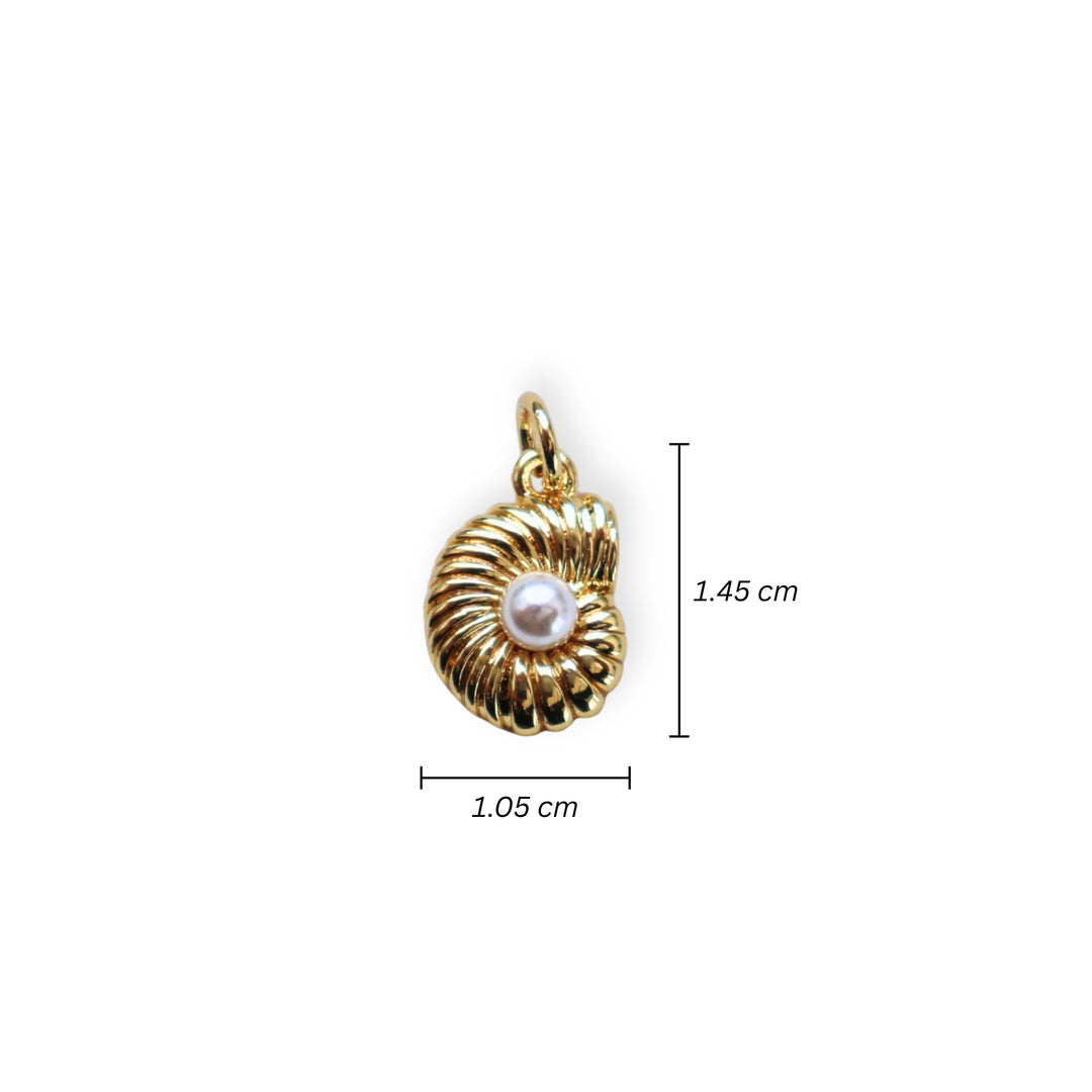 Medidas para dije caracol dorado en chapa de oro con perla sintética en el centro