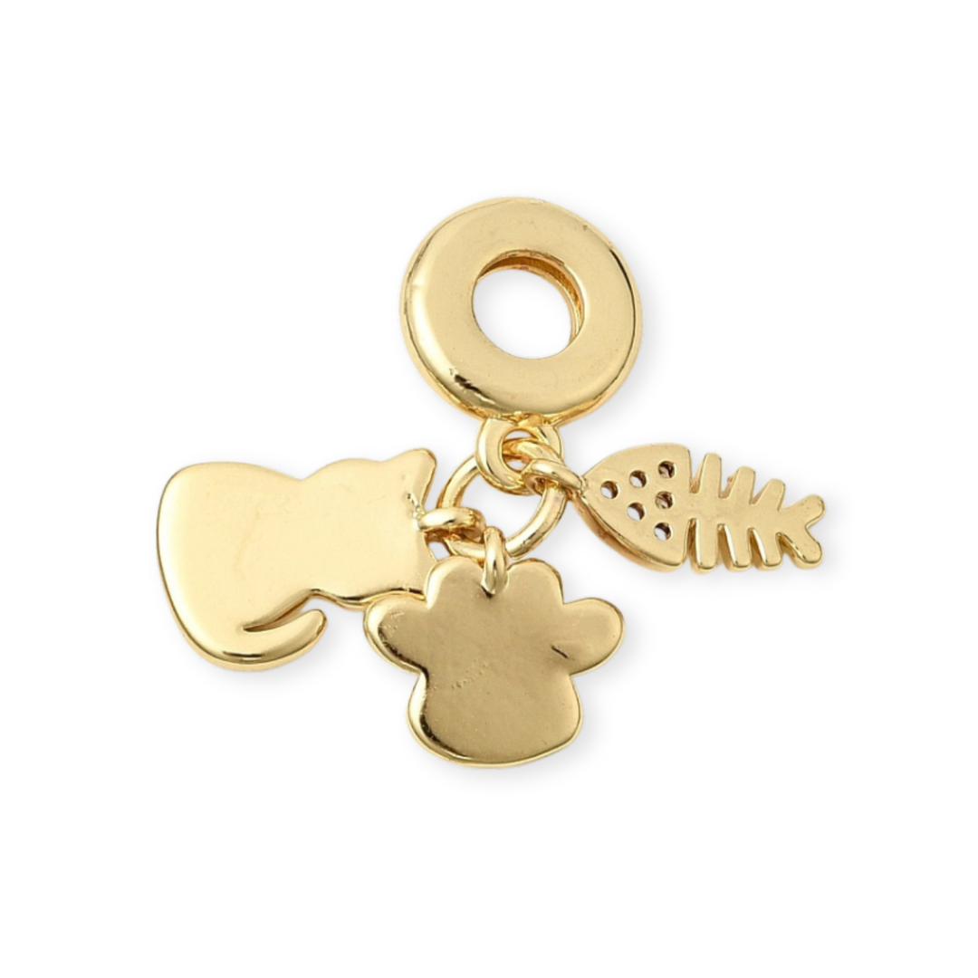 Detalles de Dije multicharm de gato, huella y pez de chapa de oro con zirconia y esmalte