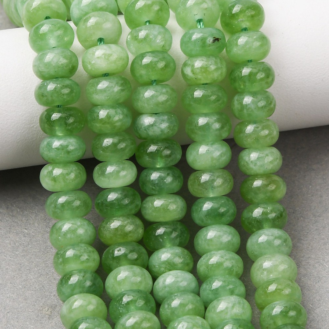 Tira de jade color verde de 8 mm para joyería