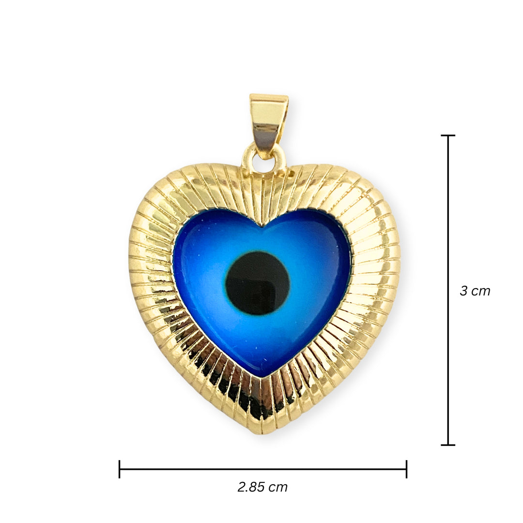 Medidas para Dije corazón de chapa de oro con ojo turco encapsulado