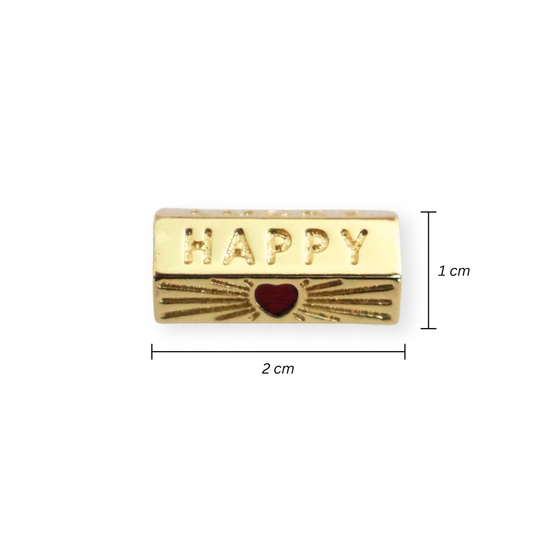 Medidas para separador de chapa de oro con grabado "Happy", "Lucky" y corazón rojo esmaltado sobre fondo blanco