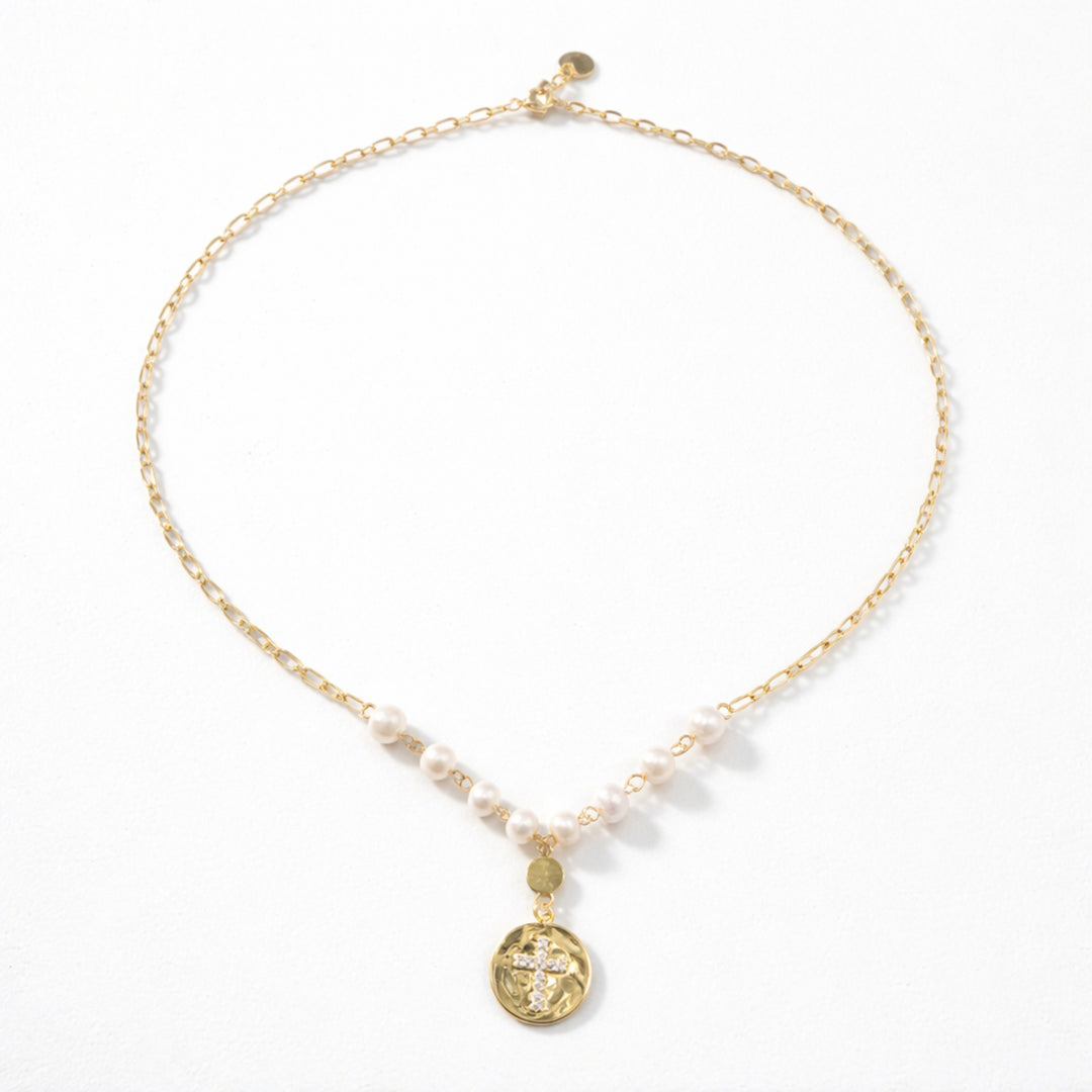 Detalles de Collar religioso de chapa de oro con perla de río y cruz con zirconia