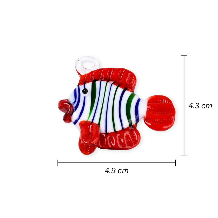 Medidas para Dije murano en forma de pez con diseño en rojo, blanco, azul y verde