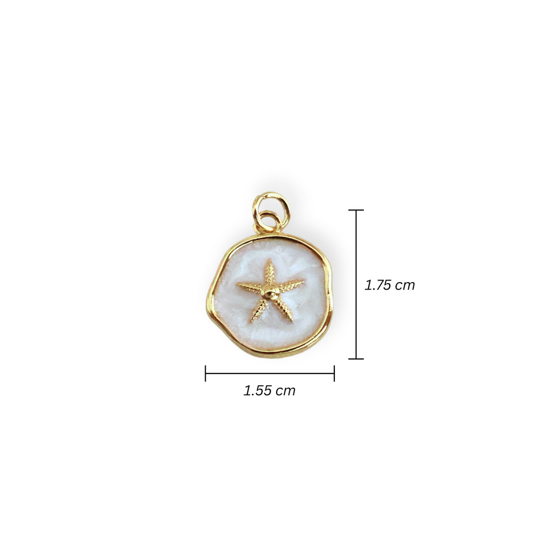 Medida para dije circular blanco con estrella de mar dorada al centro
