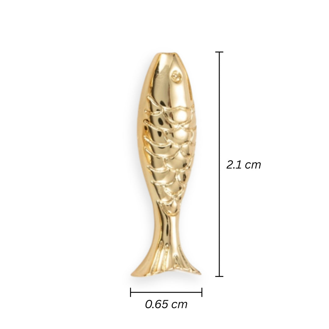 Medidas para Separador en forma de pescado de chapa de oro sobre fondo blanco
