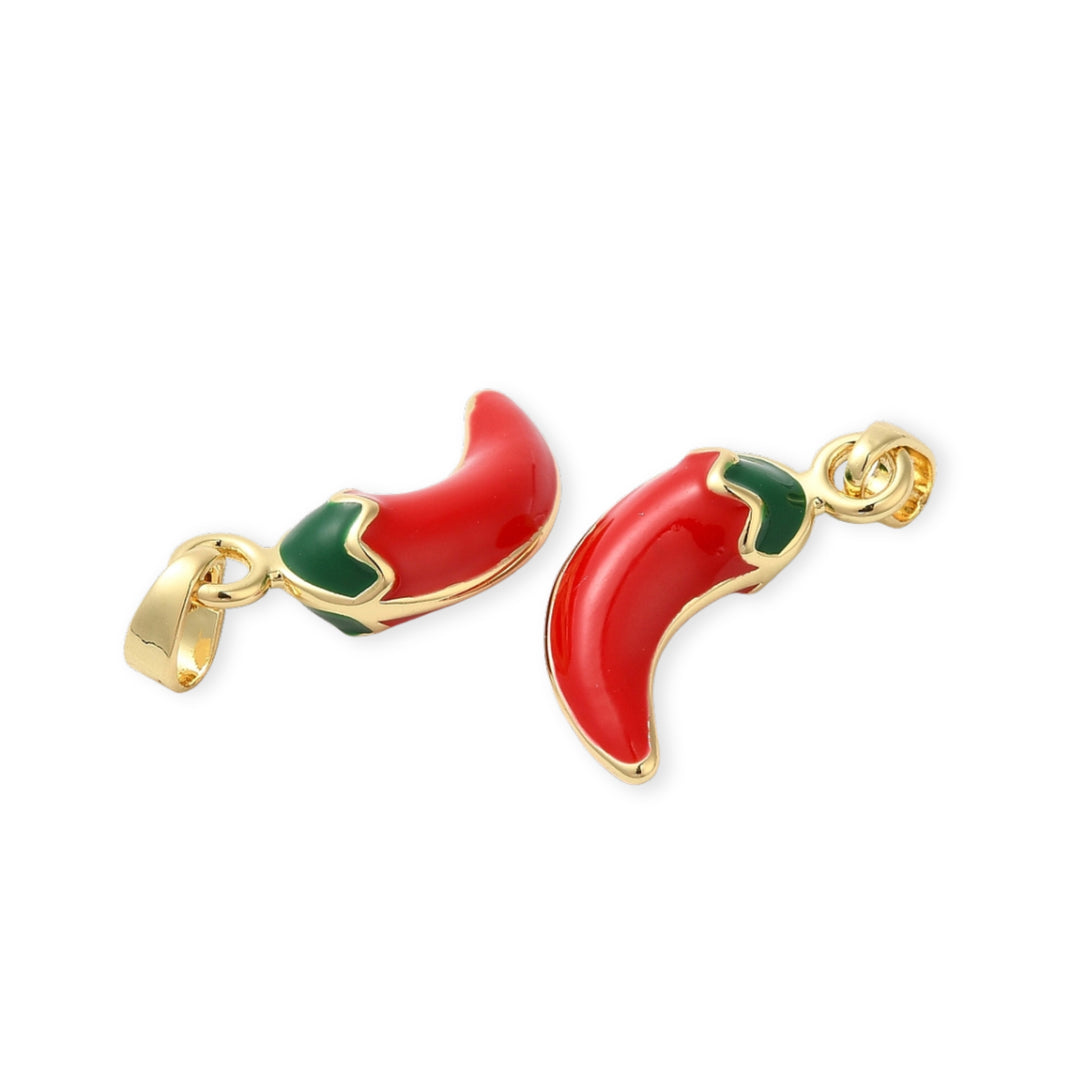 Detalles de Dije en forma de chile esmaltado en rojo y verde sobre chapa de oro
