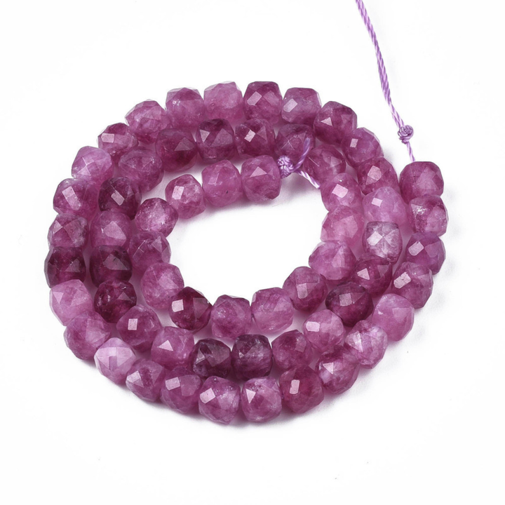 Tira de cuentas de cuarzo natural facetado en cubos para joyería