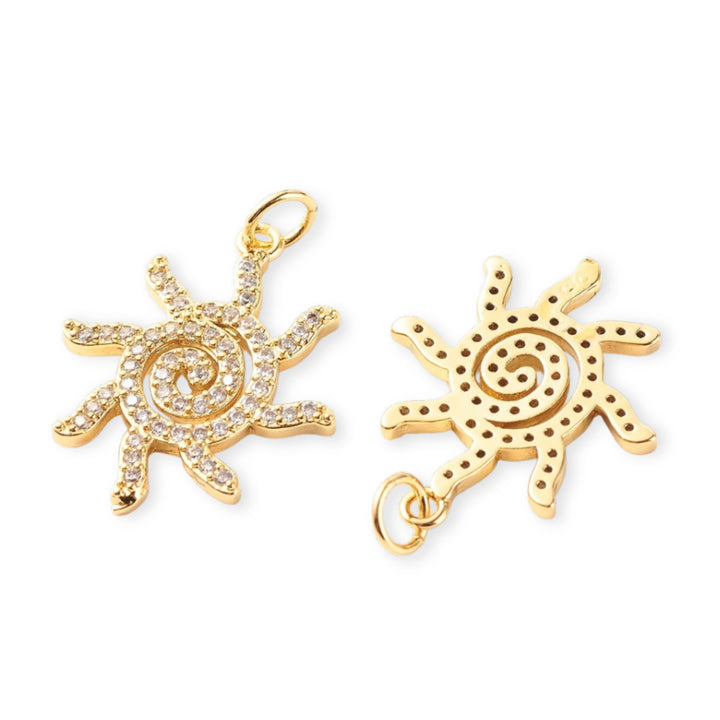 Detalles de Dije sol en chapa de oro con zirconias brillantes
