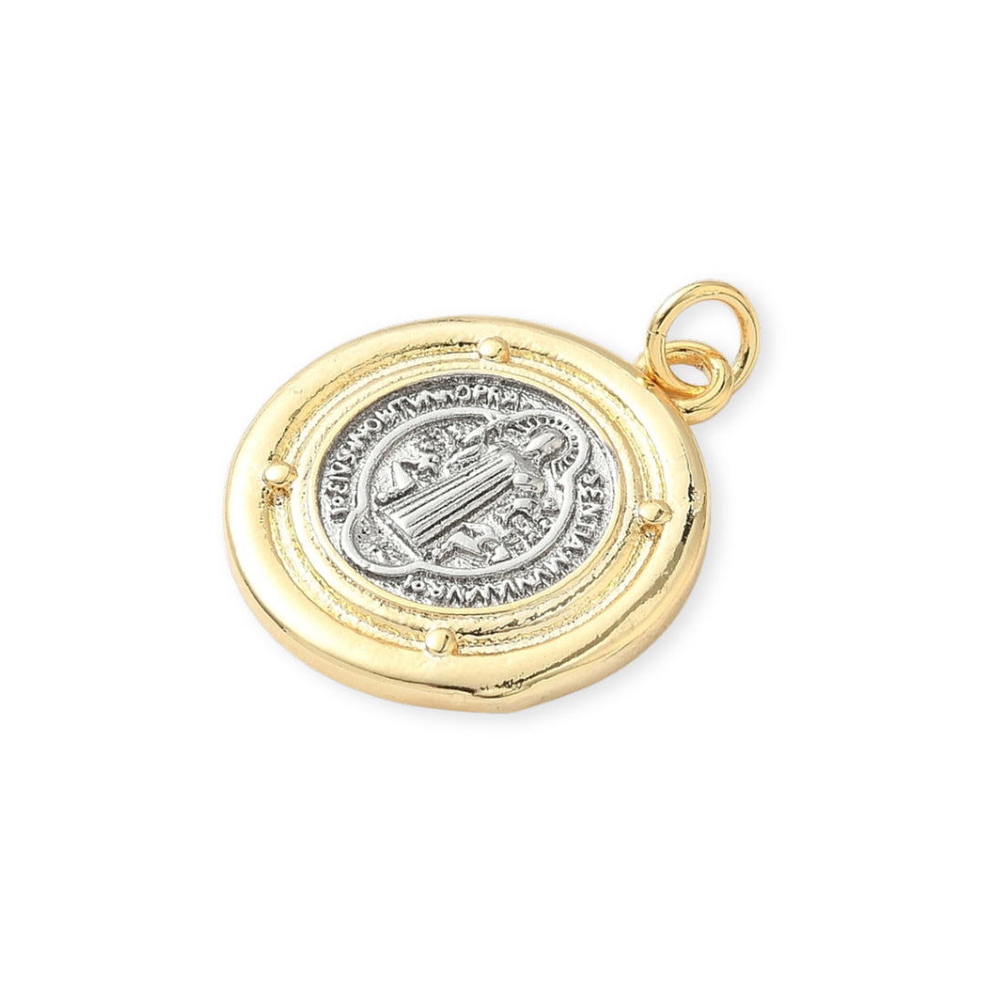 Detalles de Dije circular de San Benito de chapa de oro