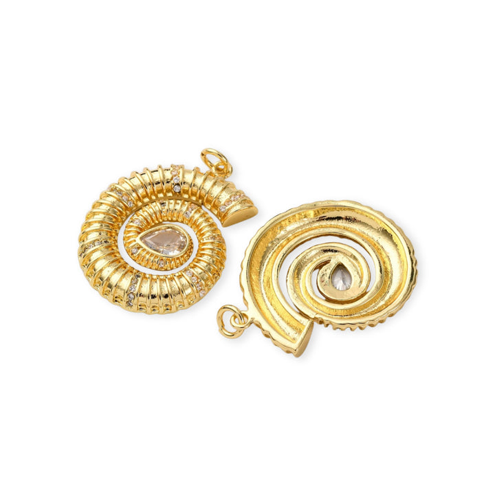 Detalles de Dije de caracol de chapa de oro con zirconia