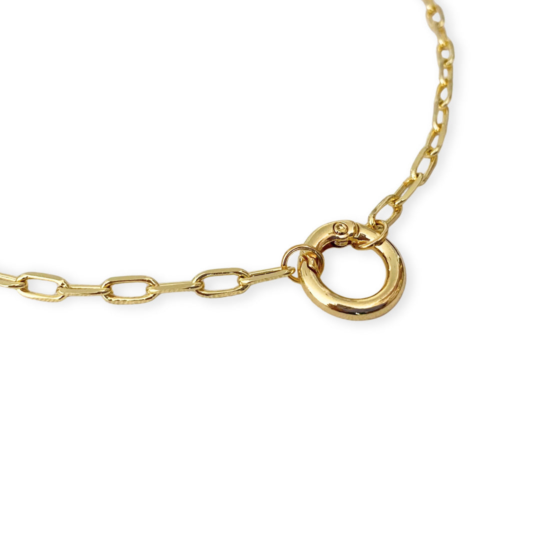 Perspectiva 2 Cadena de chapa de oro con broche circular elegante y brillante
