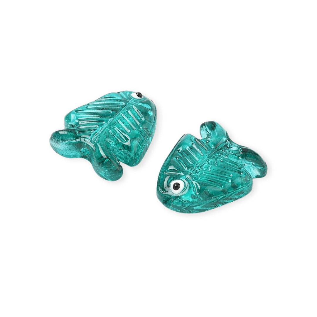 Detalles de Conector de vidrio en forma de pescado color teal sobre fondo blanco