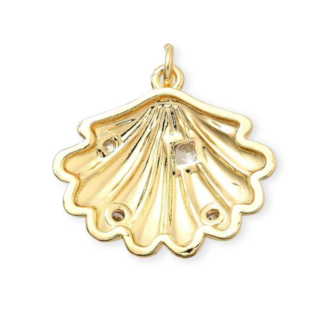 Detalles de Dije en forma de concha de chapa de oro con zirconias brillantes decorativas