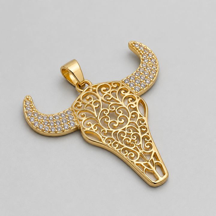 Detalles de Dije de cabeza de toro de chapa de oro con zirconia en los cuernos