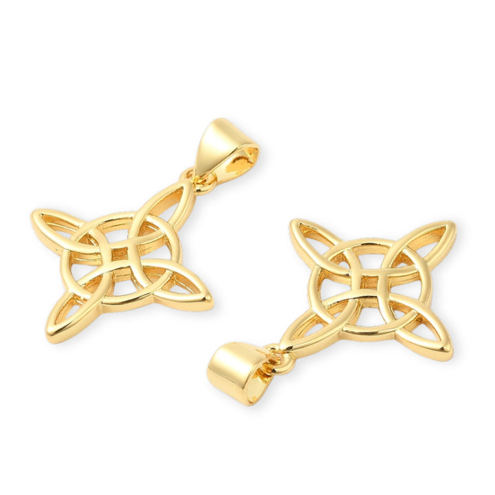 Detalles de Dije en forma de nudo de bruja elaborado en chapa de oro