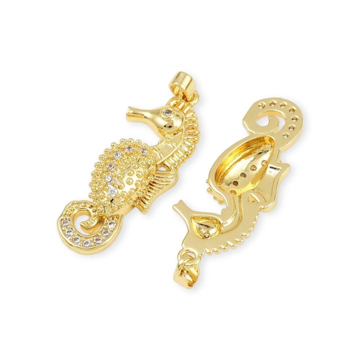 Detalles de Dije en forma de caballito de mar de chapa de oro con zirconia