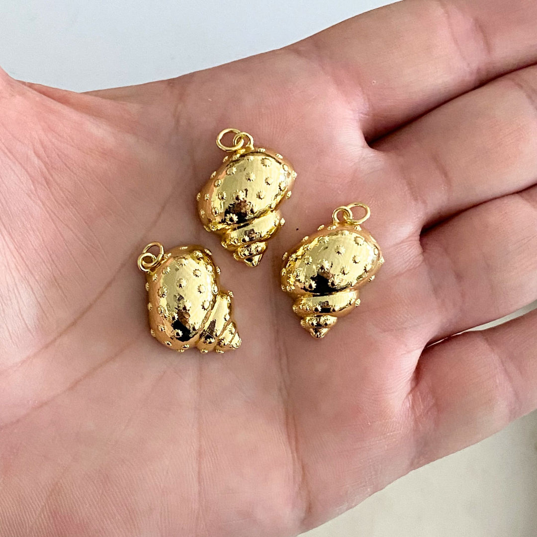Detalles de Dije de caracol de chapa de oro