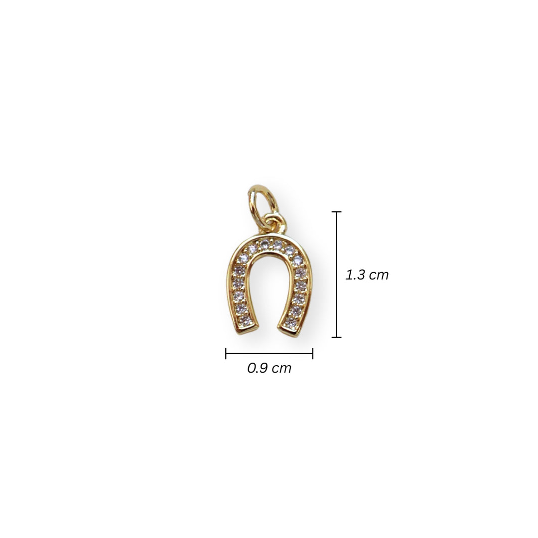 Medidas para dije dorado en forma de herradura de caballo con zirconias