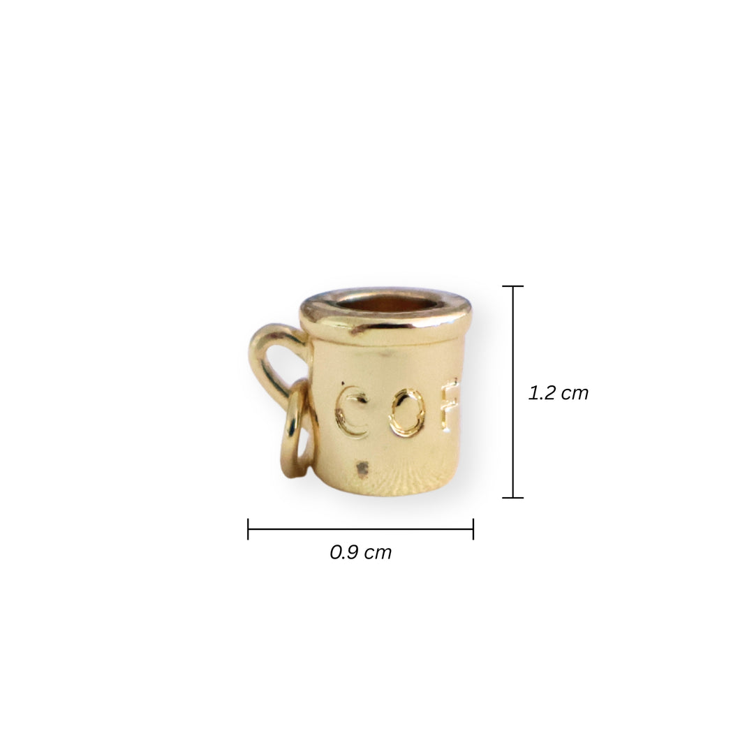 Medidas para dije en forma de taza con grabado coffee en chapa de oro brillante